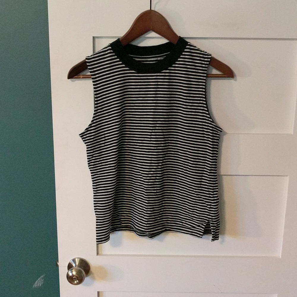 Everlane cropped tank